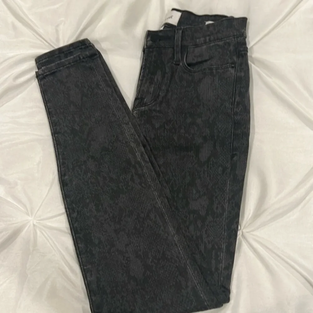 FRAME SNAKE SKINNY JEANS SIZE 24 - Picture 1 of 5